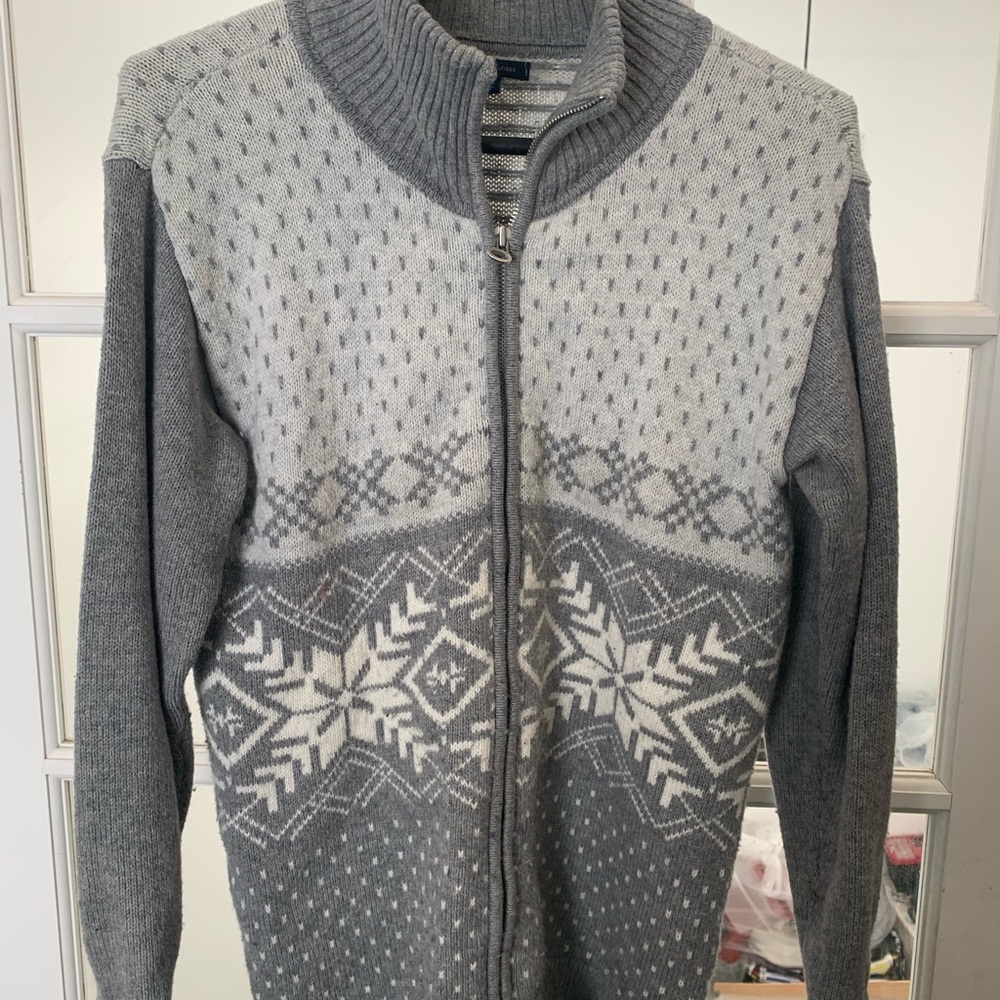 Tommy Hilfiger Gray and White Zip Up Sweater with Nordic Pattern  A5